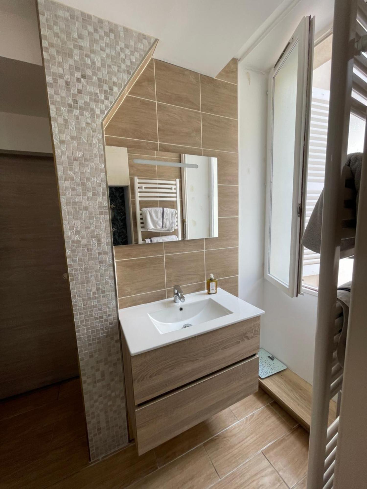 Appartement Moderne Centre Ville, 5 Personnes, 65 M2 Semur-en-Auxois Extérieur photo