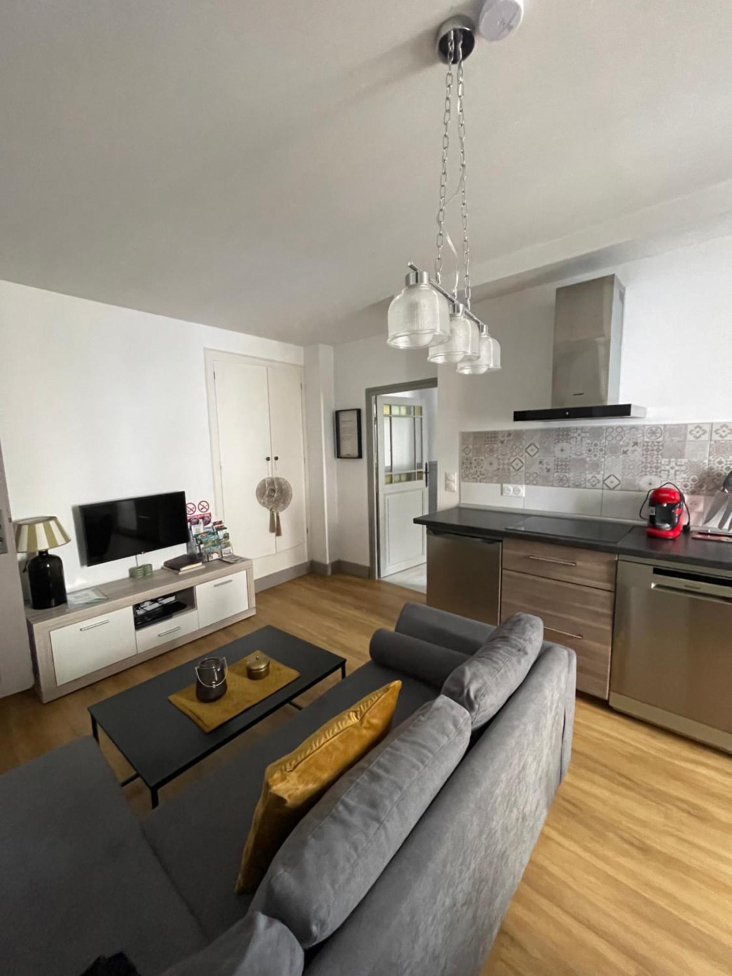 Appartement Moderne Centre Ville, 5 Personnes, 65 M2 Semur-en-Auxois Extérieur photo