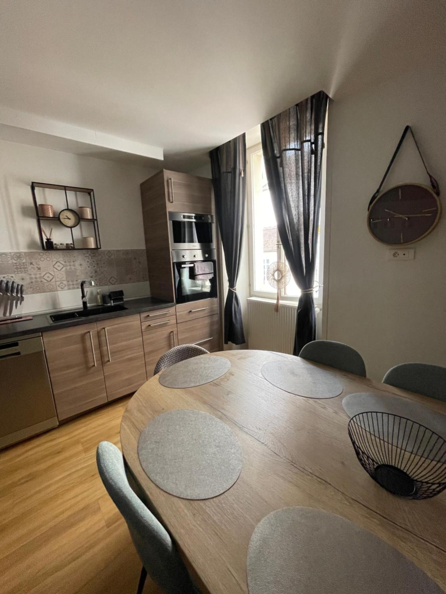 Appartement Moderne Centre Ville, 5 Personnes, 65 M2 Semur-en-Auxois Extérieur photo